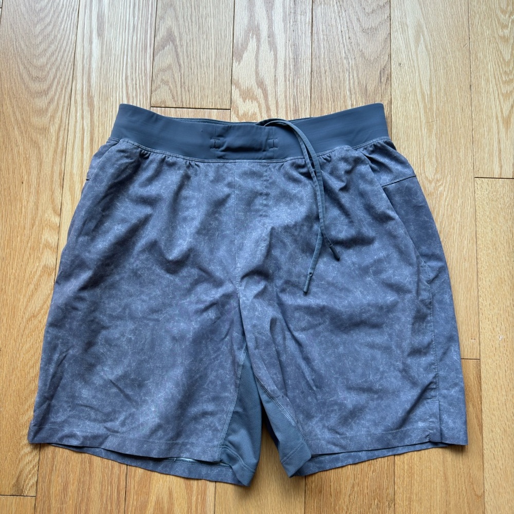 Lululemon THE Short Black Marble Print (M)